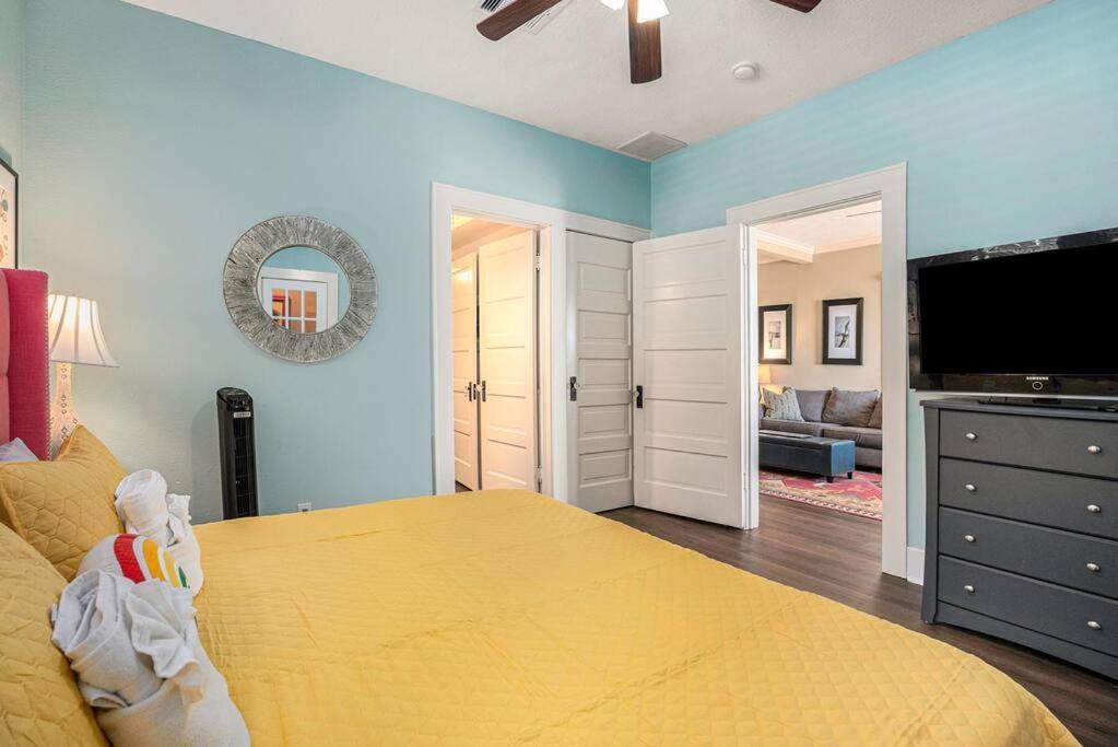 Beachy Bungalow! 2Bd, King Bed Galveston Exteriér fotografie