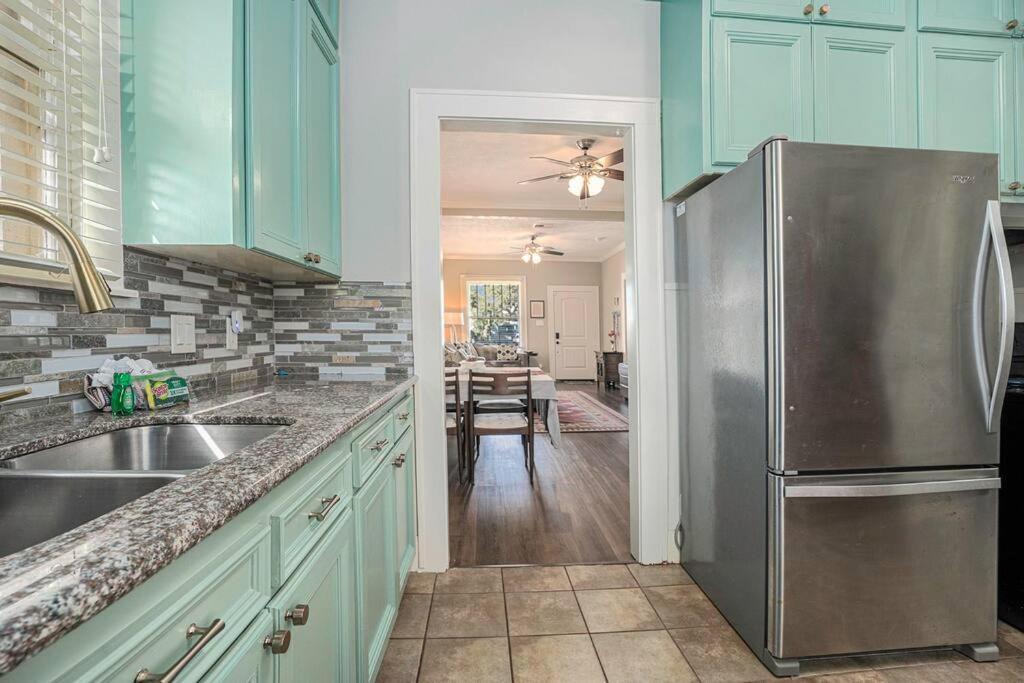 Beachy Bungalow! 2Bd, King Bed Galveston Exteriér fotografie