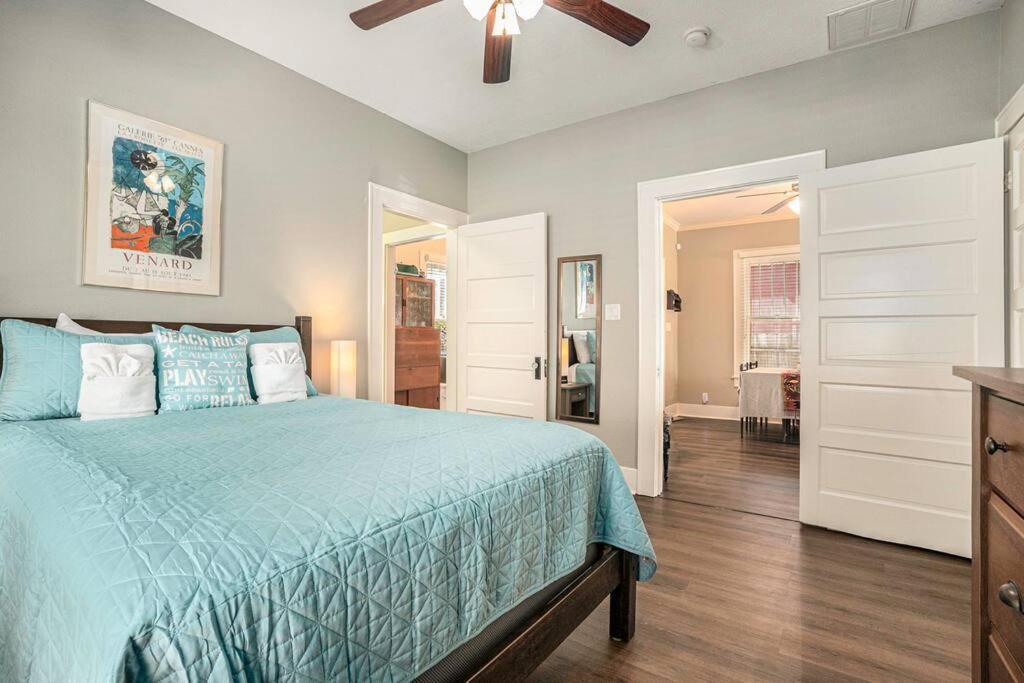 Beachy Bungalow! 2Bd, King Bed Galveston Exteriér fotografie