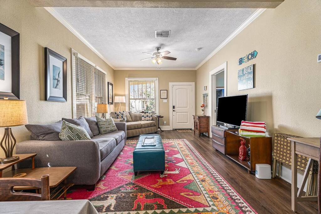 Beachy Bungalow! 2Bd, King Bed Galveston Exteriér fotografie